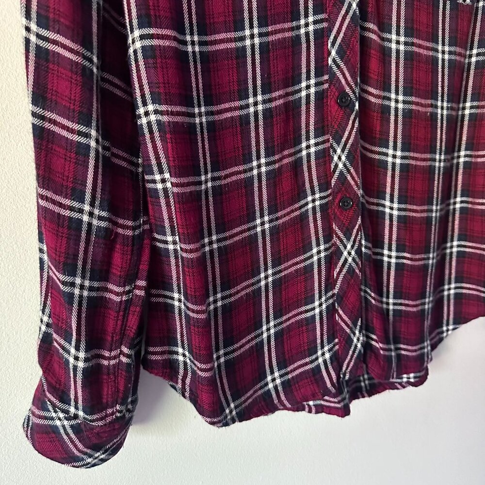 Rails Hunter Button Down Indigo Raspberry - Picture 6 of 13